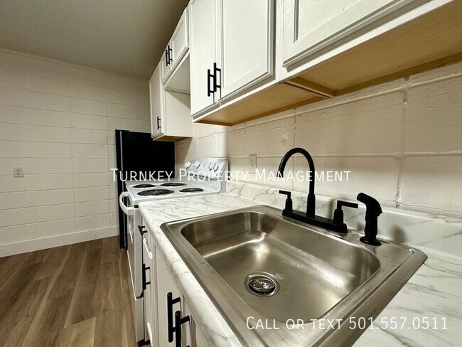 Building Photo - 100 Caruthers St