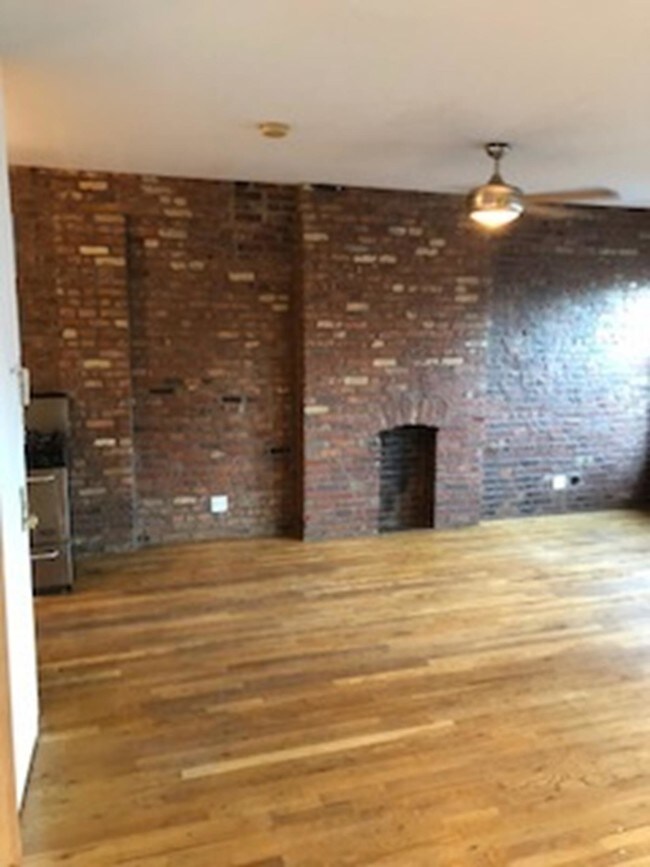 Building Photo - 92 Allen Street