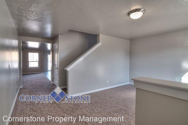 Building Photo - 4 br, 2.5 bath House - 708 N Stucker Ave