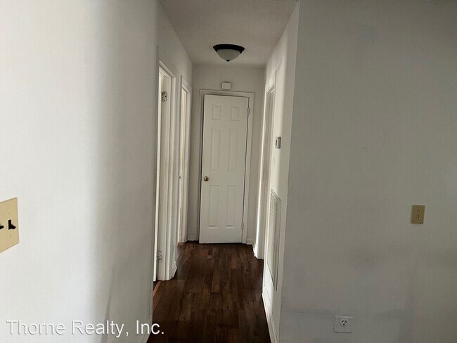 Building Photo - 3 br, 1 bath House - 420 Henry Street