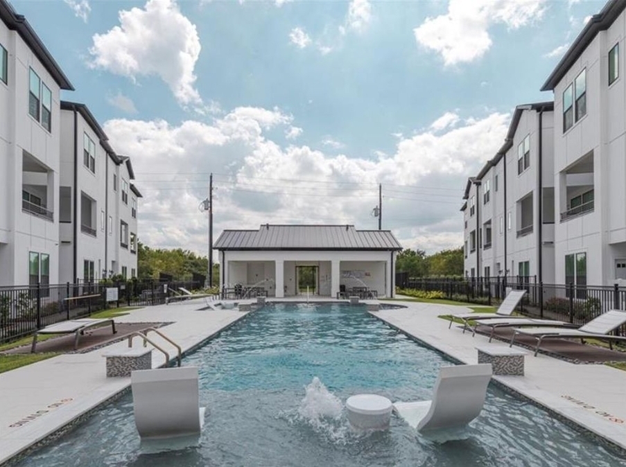 Primary Photo - 2720 Grand Fountains Dr