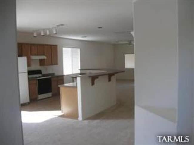 Building Photo - Beautiful Gladden Farms Home - 3bed & 2bat...