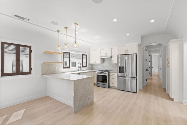 Building Photo - 341 N Genesee Ave
