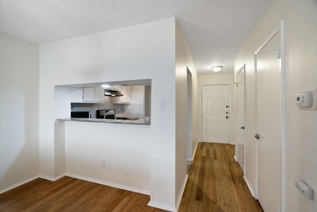 Building Photo - 11901 Swearingen Dr