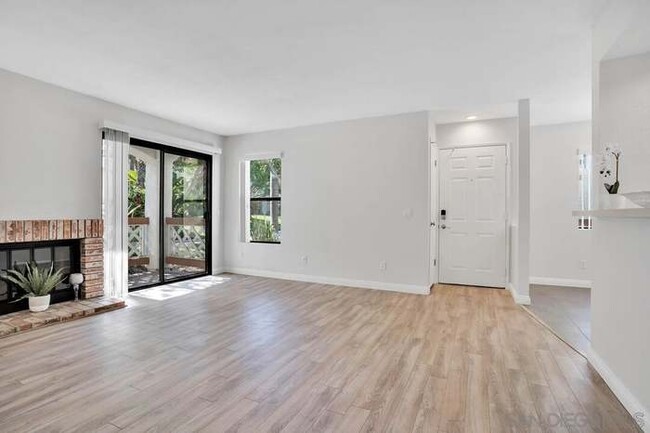 Foto del edificio - 9346 Twin Trails Dr