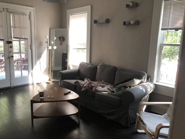 Foto del edificio - 740 Barnett St NE