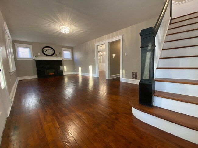 Building Photo - 50 Lupton Ave
