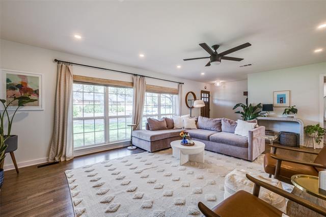 Foto del edificio - 2222 Springhill Dr