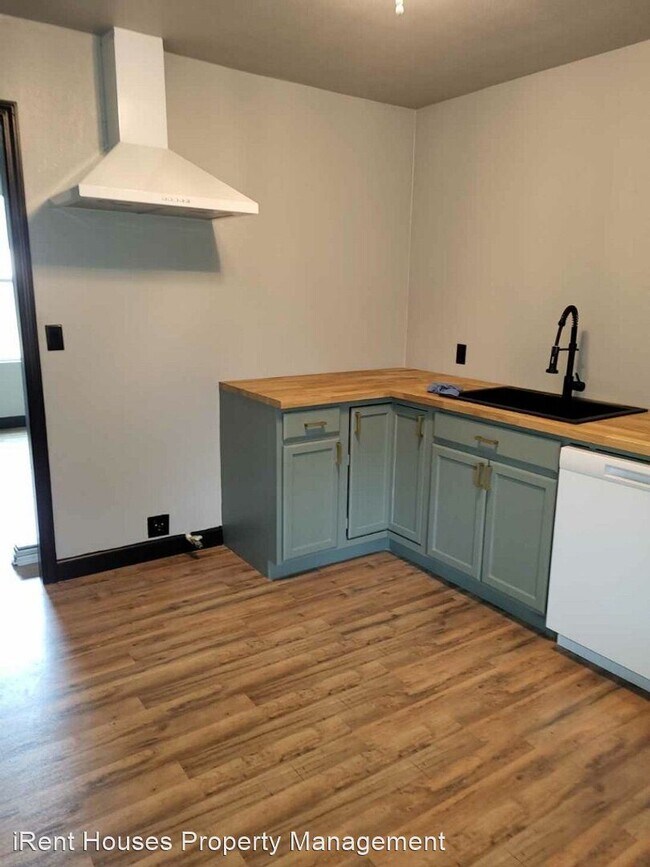 Foto del edificio - 3 br, 2 bath House - 907 D St Se