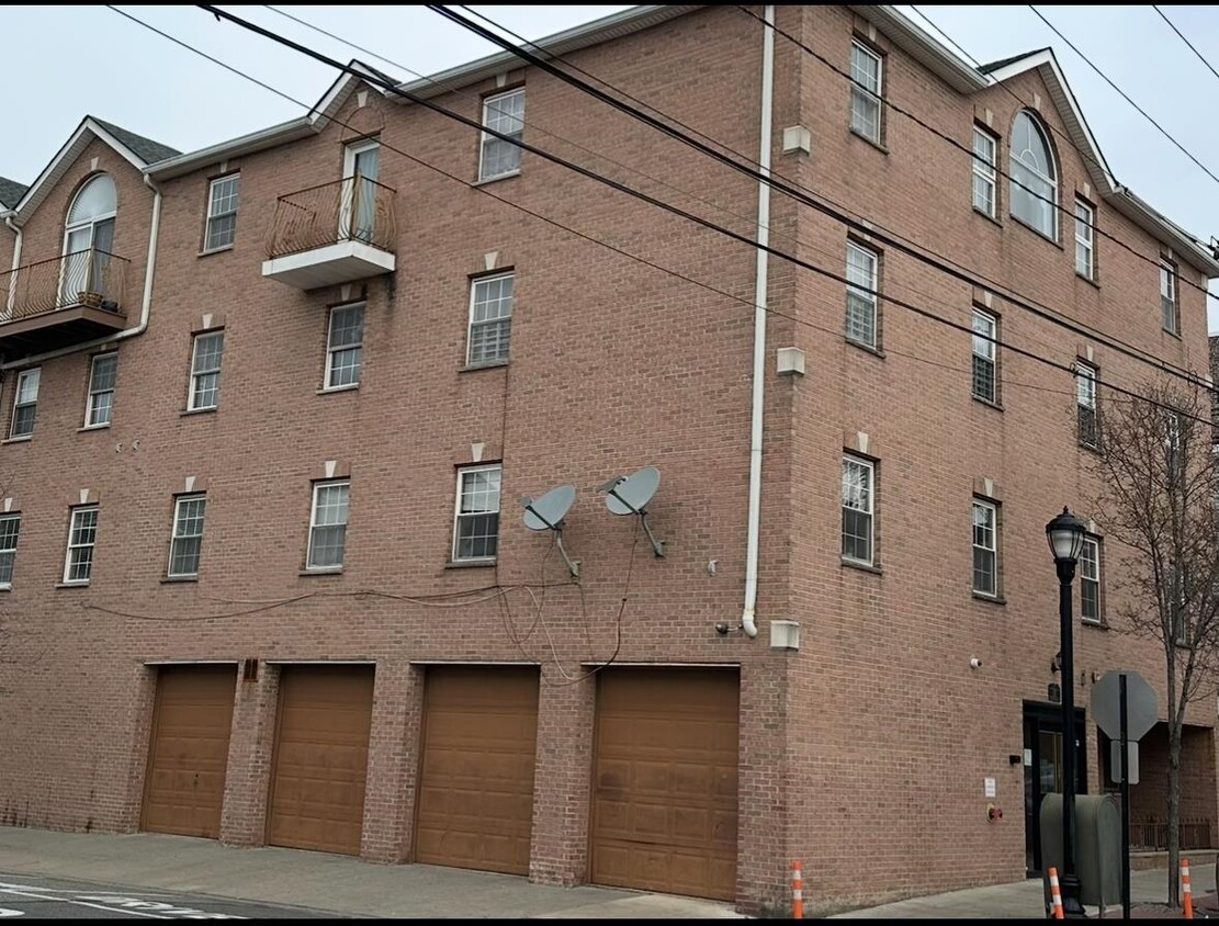 Foto principal - 401 Bergenline Ave