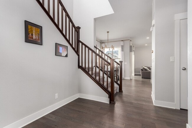 Foto del edificio - 4BD, 3.5BA Northfield Home with Finished Basement and 2-Car Garage