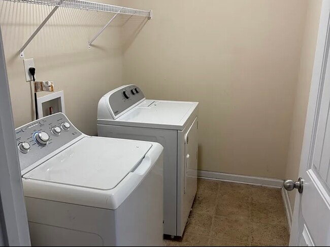 Foto del edificio - 5881 San Gabriel Ln