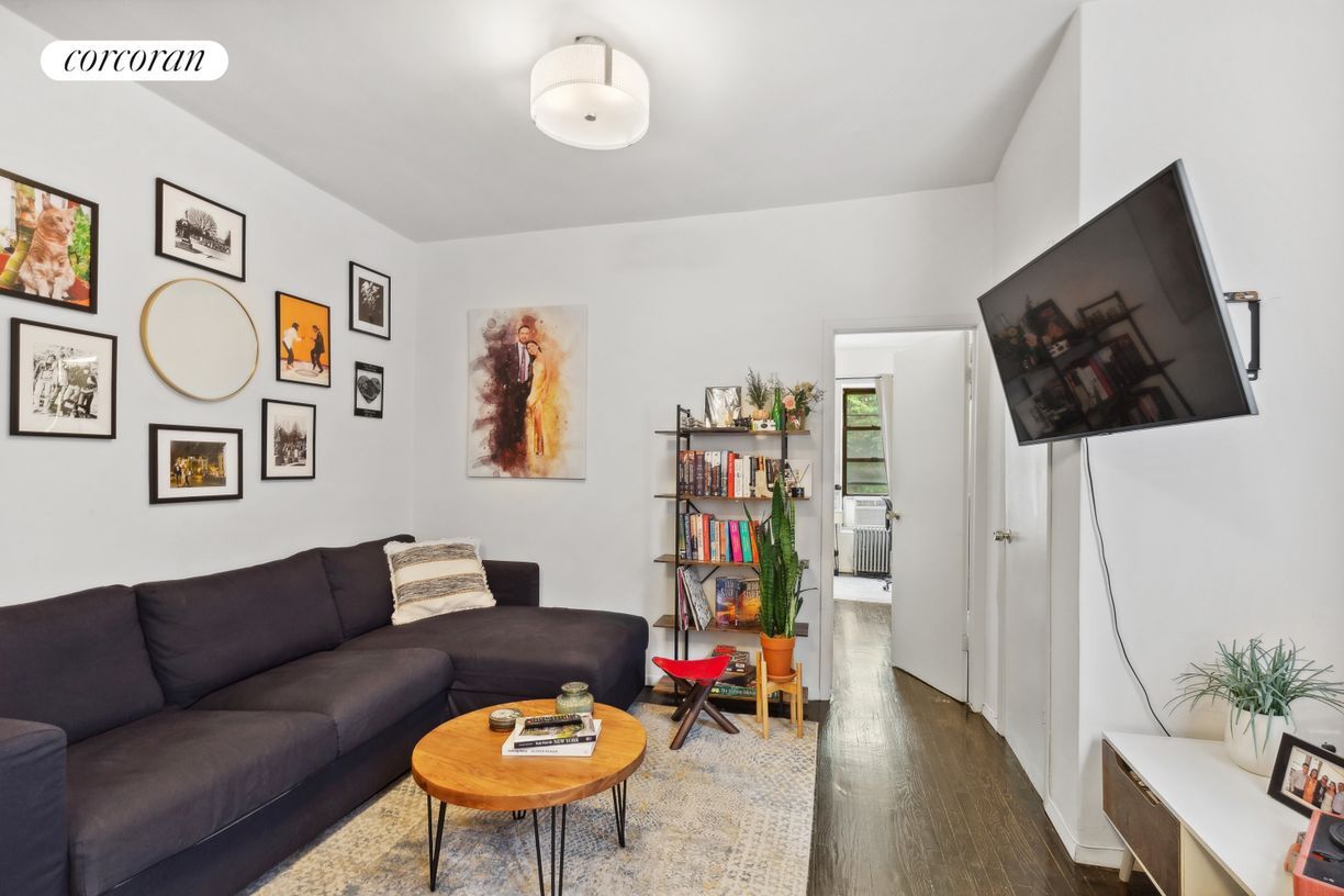 Foto principal - 403 E 77th St