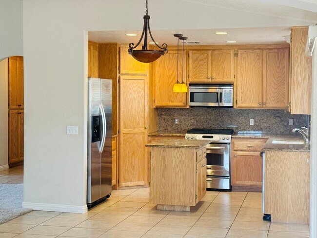 Foto del edificio - 3Bedroom/2Bathroom Coming soon July 2025!