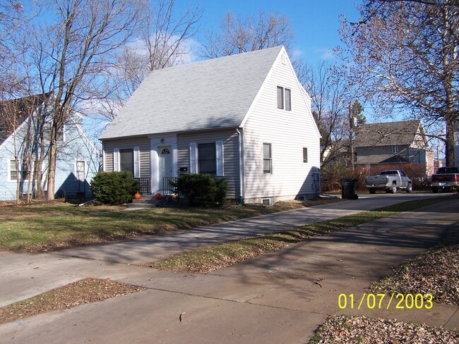 Building Photo - 212 Howard Ave