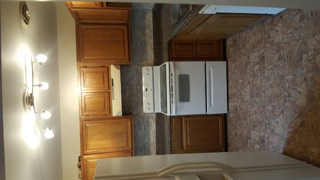 Building Photo - 469 Bramblewood Ln