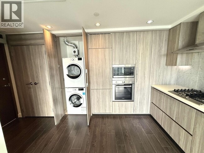 Photo du bâtiment - 4720 Lougheed Hwy.