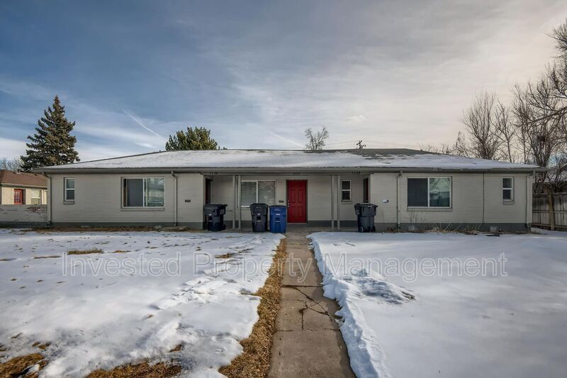 Primary Photo - 1572 Valentia St