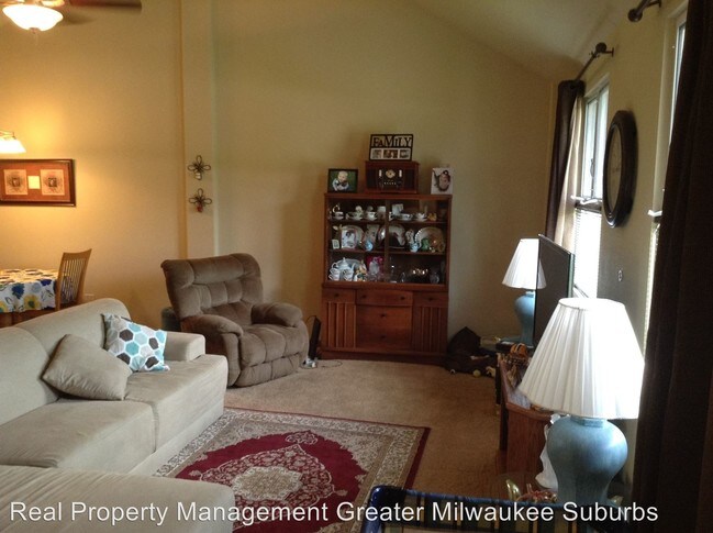 Building Photo - 21521 W Valley Dr
