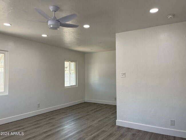 Foto del edificio - 4228 S 11th St