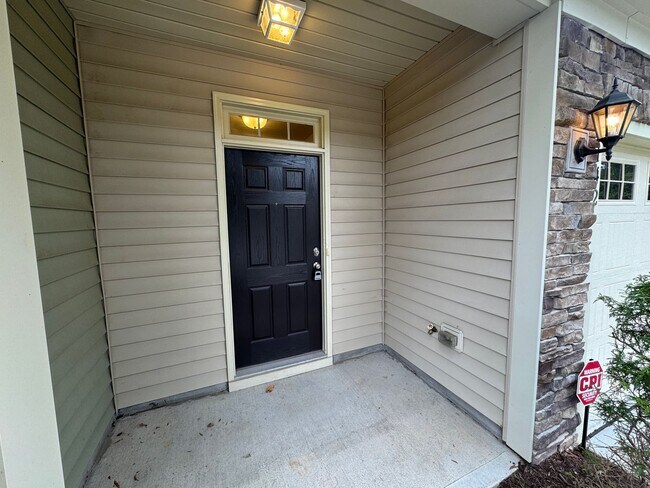 Building Photo - Spacious Durham Townhome Minutes from RTP ...