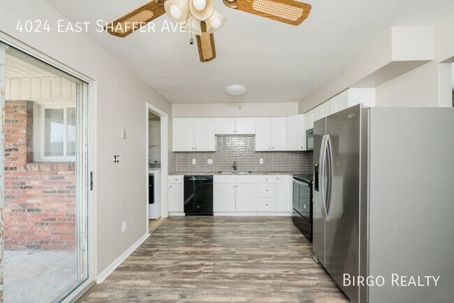 Foto del edificio - $300 Security deposit and Free November Re...