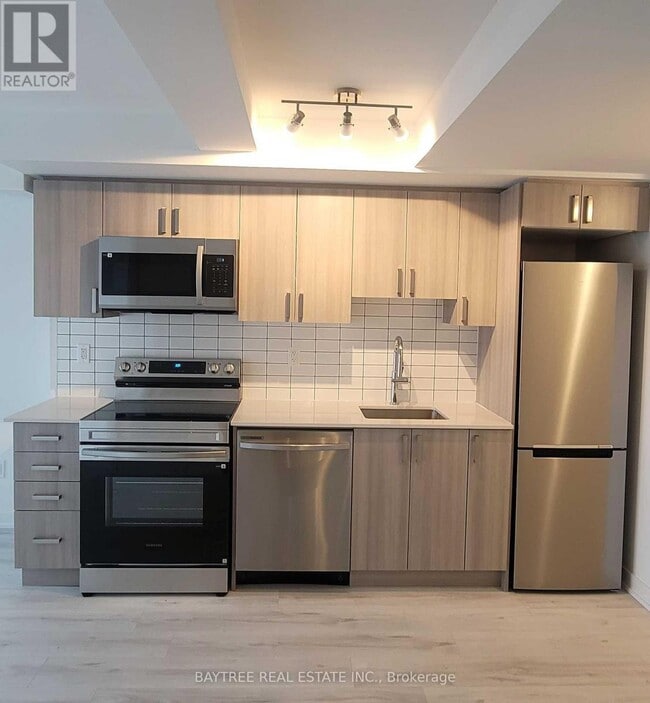 Photo du bâtiment - 1010 Sandy Beach Rd