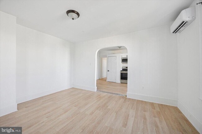 Foto del edificio - 5759 Pine St