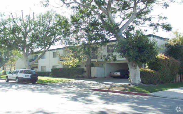 Primary Photo - 11105 Rose Avenue