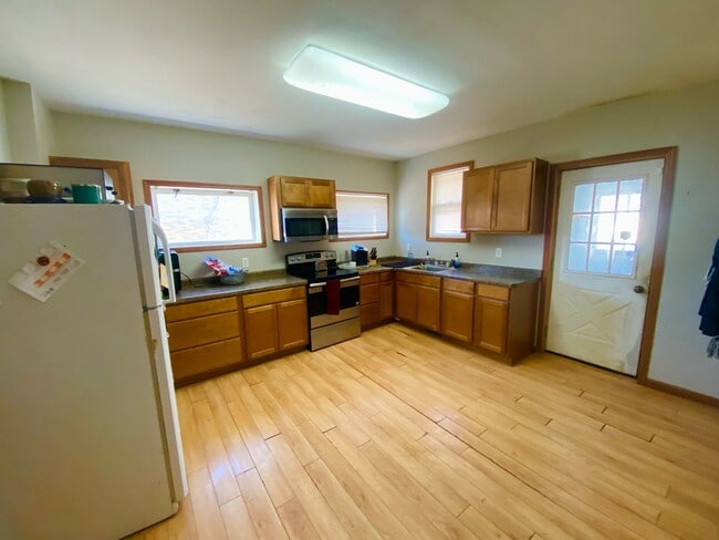 Foto del edificio - 1408 Oshkosh Ave