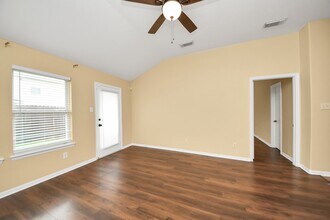 Building Photo - 2222 Summit Meadow Dr