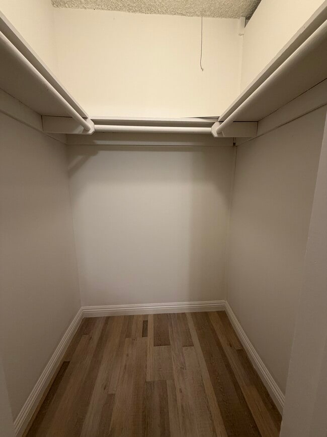 Foto del edificio - The Westwood Apartments