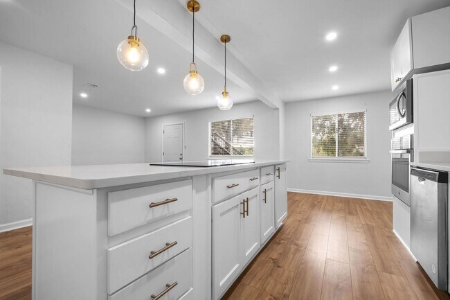 Foto del edificio - Completely renovated 2/1 on Golf Course!