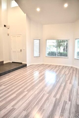 Foto del edificio - 2591 La Ventana Cir