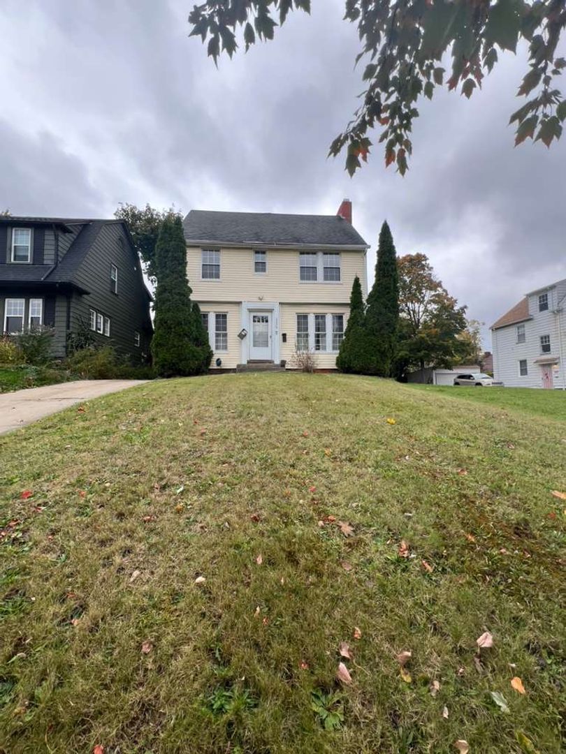3536 Daleford Rd Shaker Heights, OH 44120 – photo 2