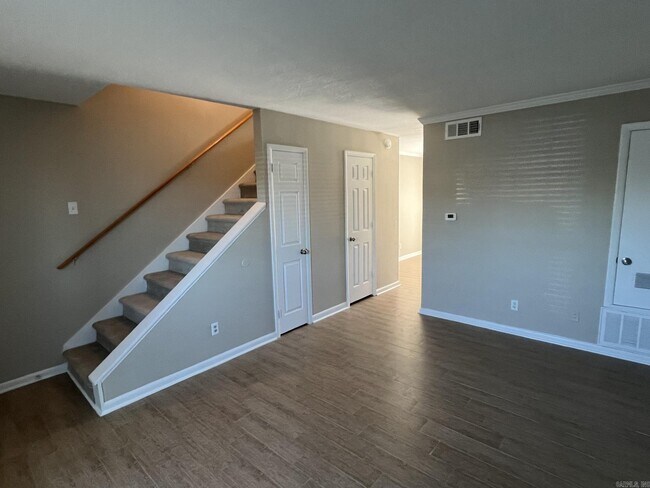 Foto del edificio - 9019 N Rodney Parham Rd