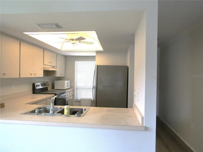 Building Photo - 3057 Taywood Meadows