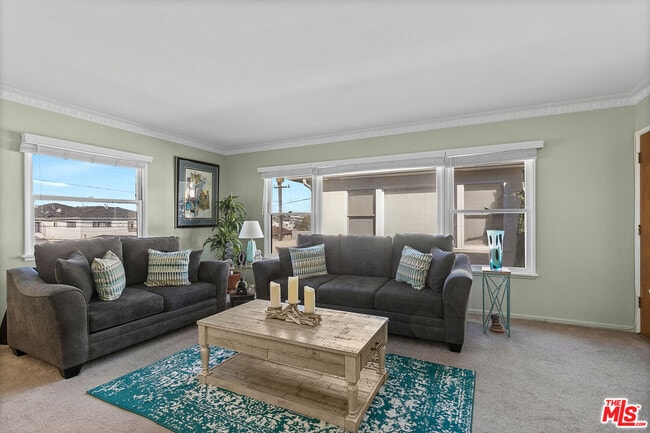 Building Photo - 831 Austin Ave