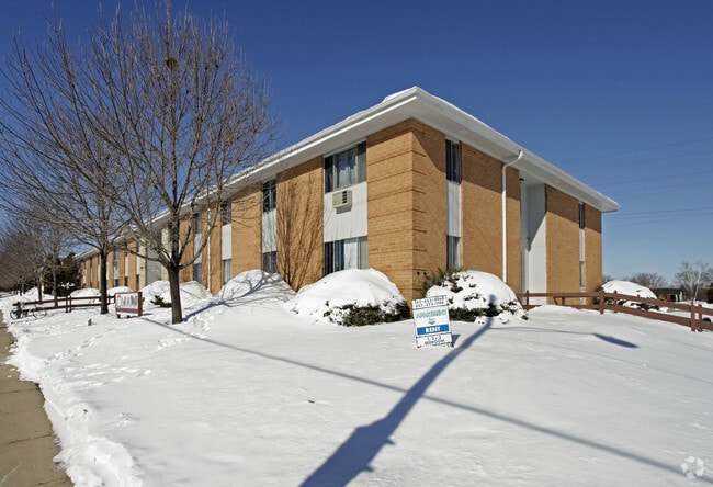 Courtyard Apartments - Mano Realty