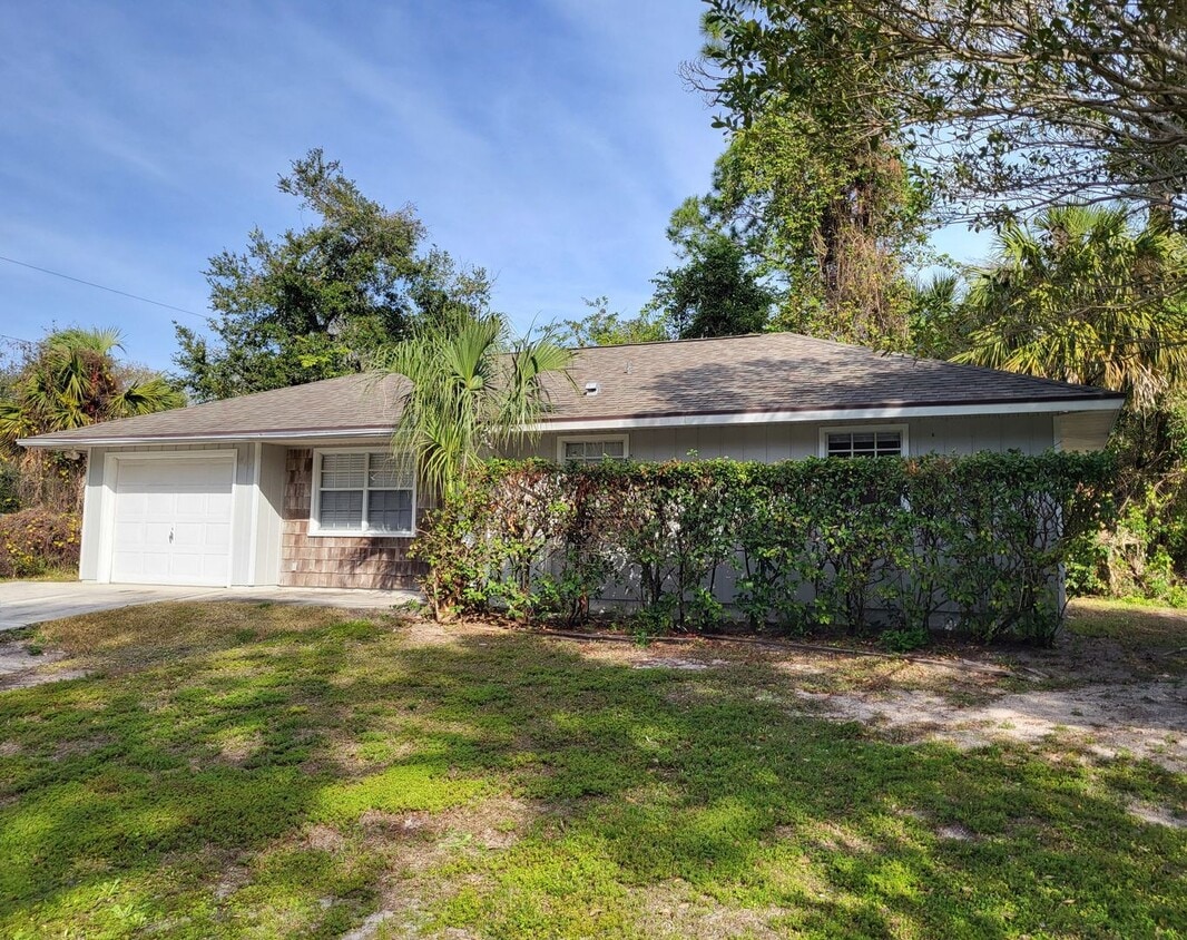 Two Bed/Two Bath~Bright & Clean~One Car Ga... - Two Bed/Two Bath~Bright & Clean~One Car Ga...