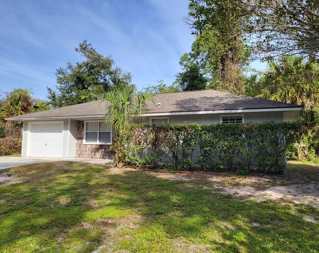 Two Bed/Two Bath~Bright & Clean~One Car Ga... - Two Bed/Two Bath~Bright & Clean~One Car Ga... House