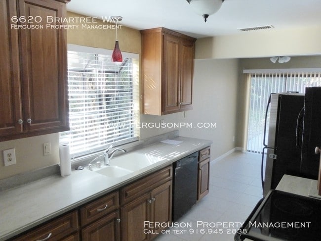 Building Photo - 6620 Briartree Way