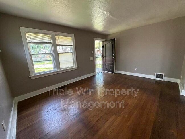 Foto del edificio - 8530 Lowell St