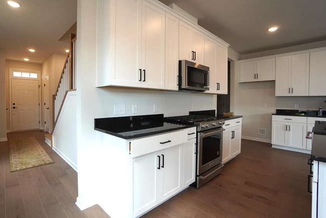 Kitchen - 612 America Dr