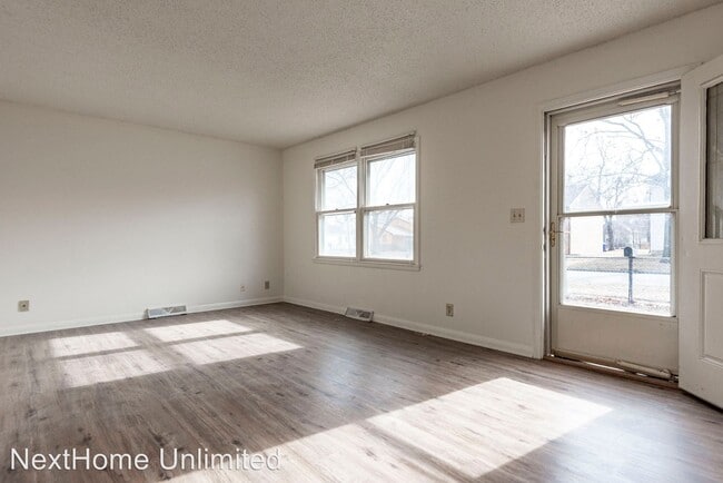 Building Photo - 6 br, 3 bath House - 540 W 12th St.