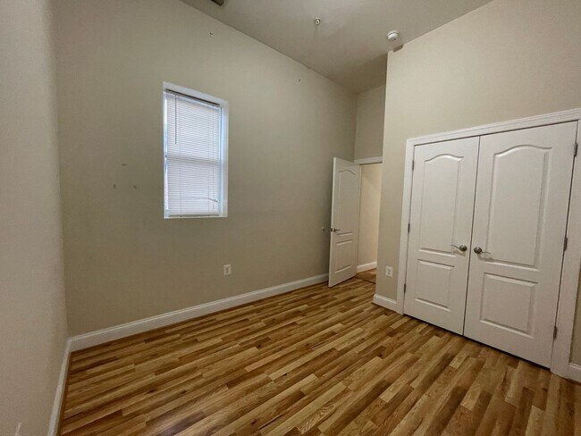 Foto del edificio - 1319 Park Rd NW