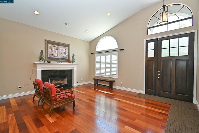 Building Photo - 800 Beaver Creek Ct