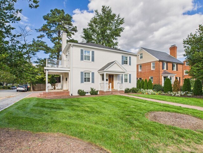 Foto del edificio - 301 Seneca Rd