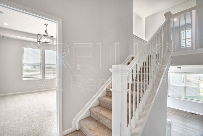 Foto del edificio - 9211 Tamarack Grove Ln