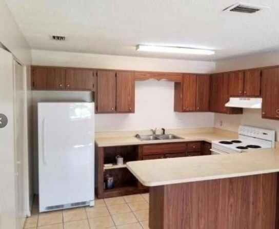 Foto del edificio - 3721 NE 41st St